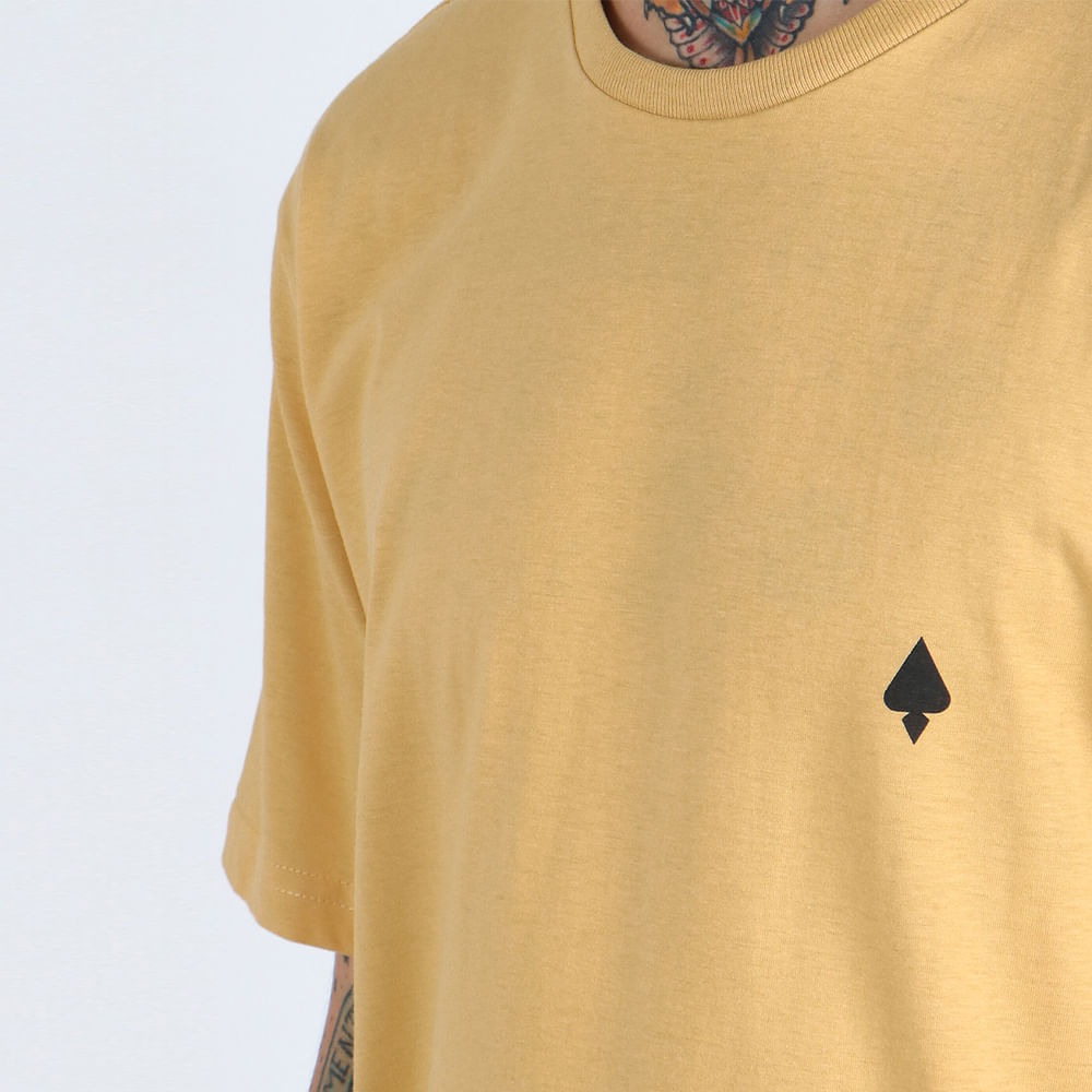 Camiseta Regular Mcd Classic Espada