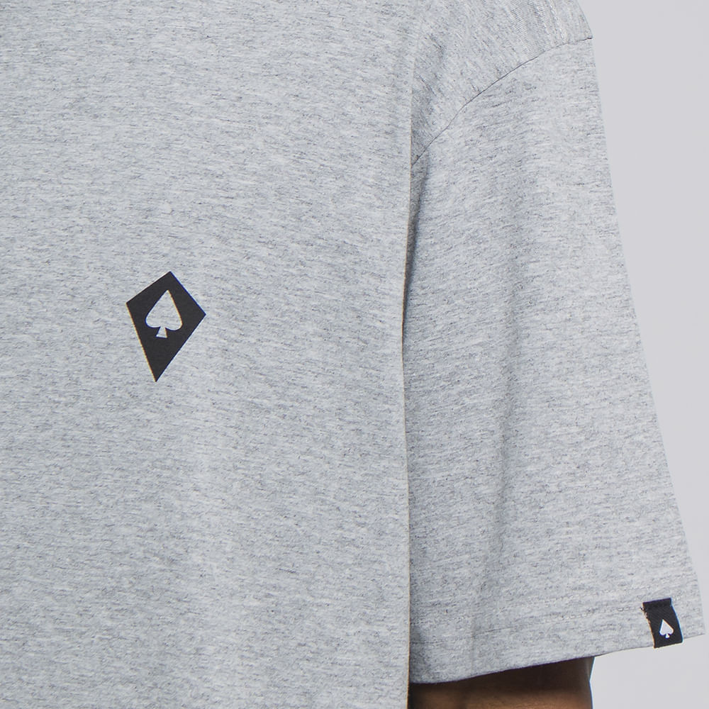 Camiseta Regular Mcd Classic Espada