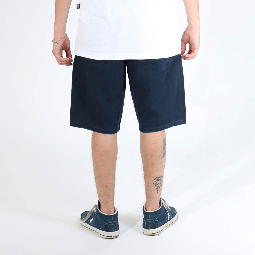 Walk-Sarja-Relaxed-Destroyed-