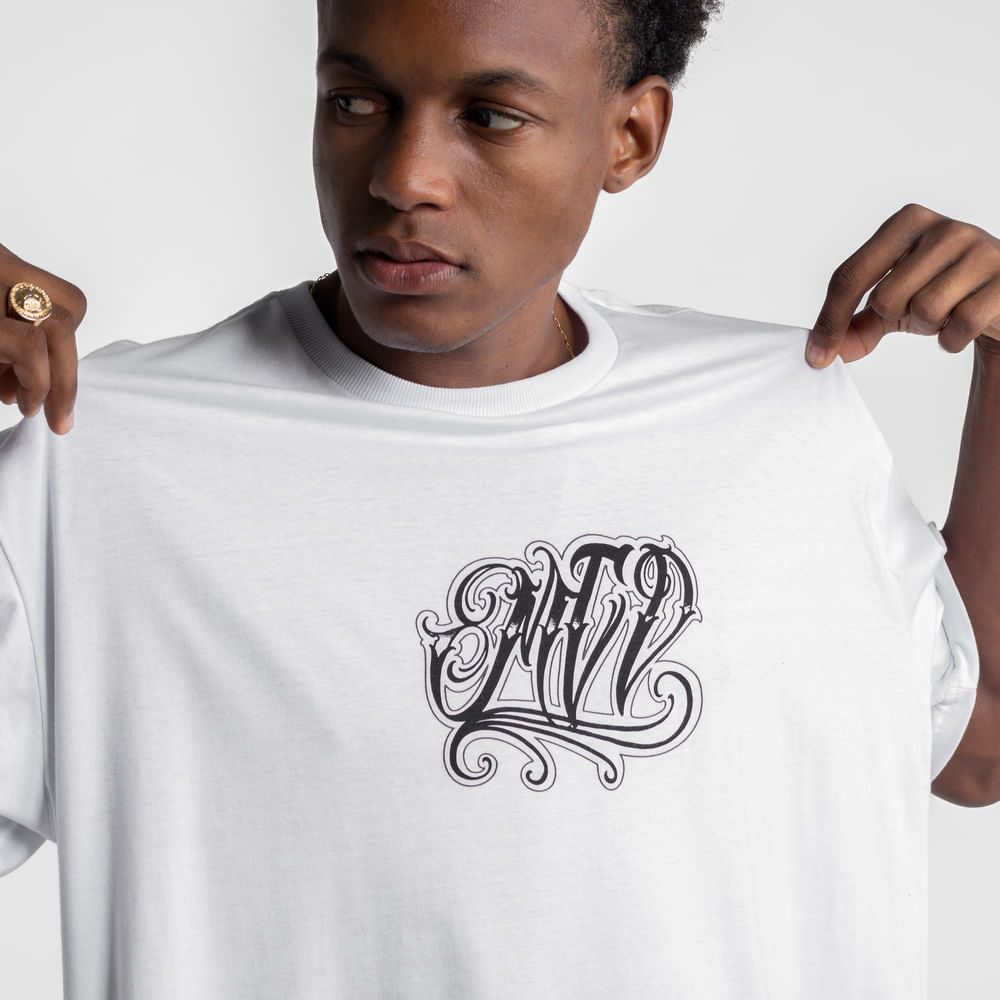 Camiseta Oversized MCD Latino
