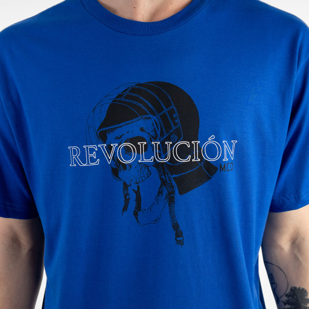Camiseta Regular MCD Revolucion Caveira
