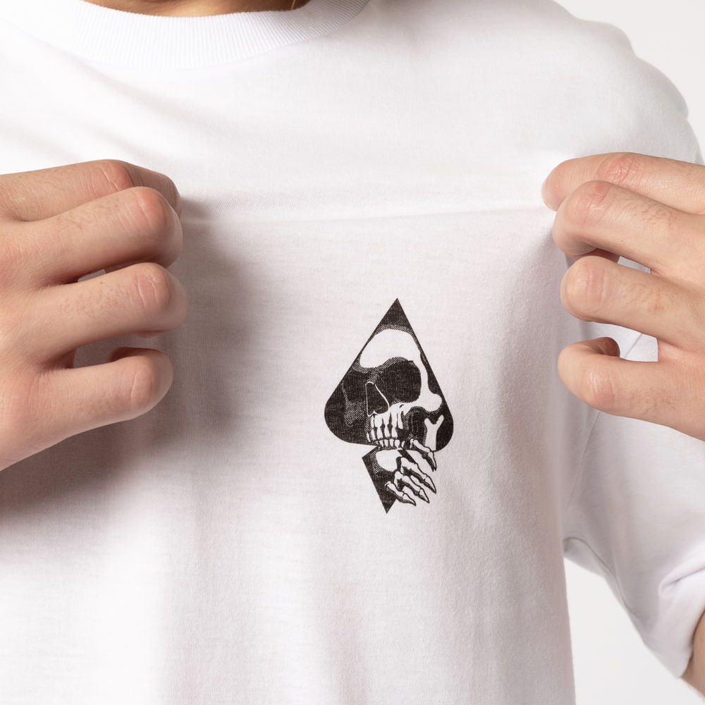 Camiseta Regular MCD Caveira Espada