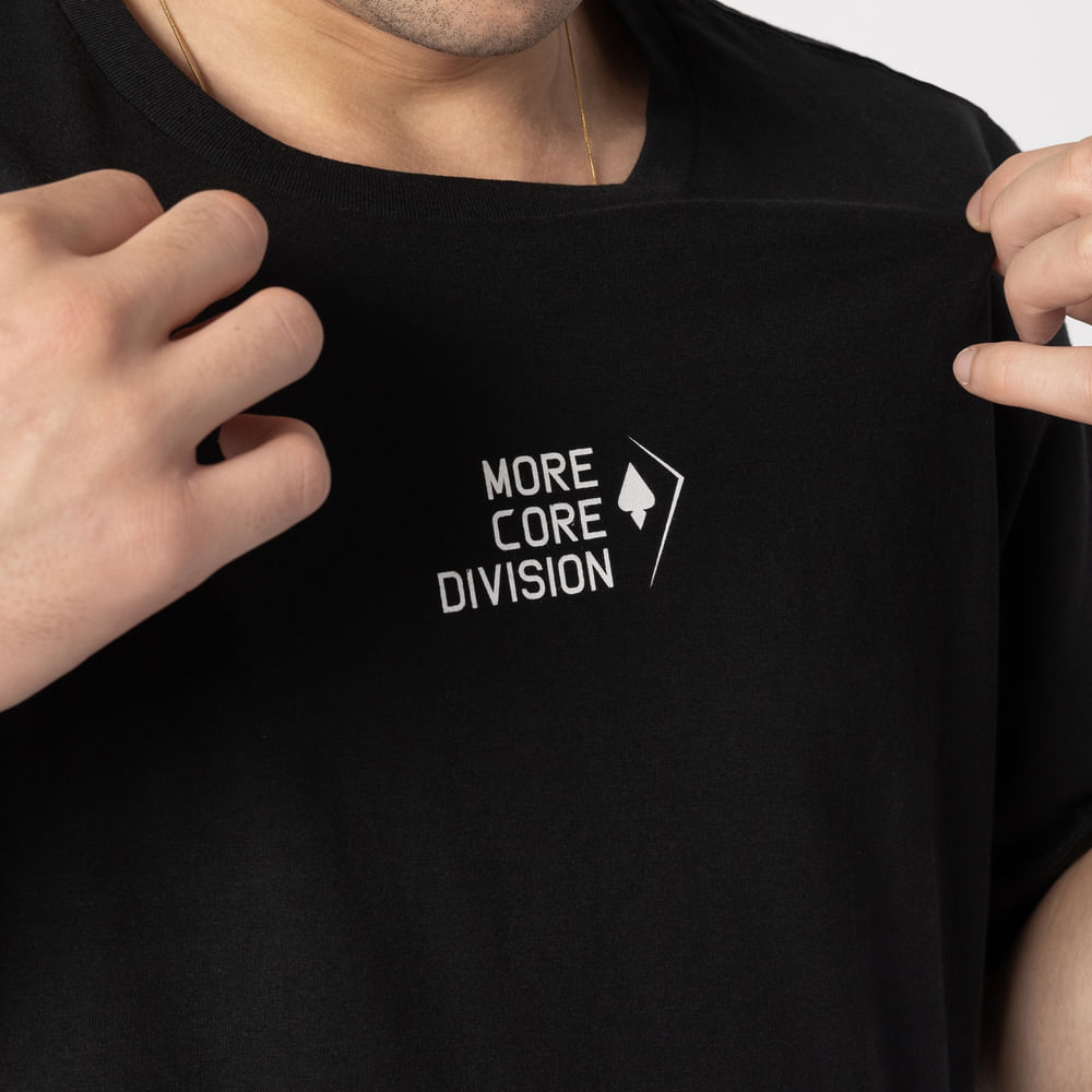 Camiseta Regular MCD Morecorediv Espada