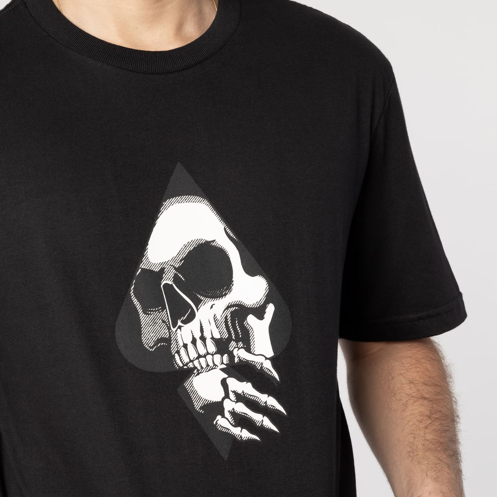 Camiseta Regular MCD Caveira Espada