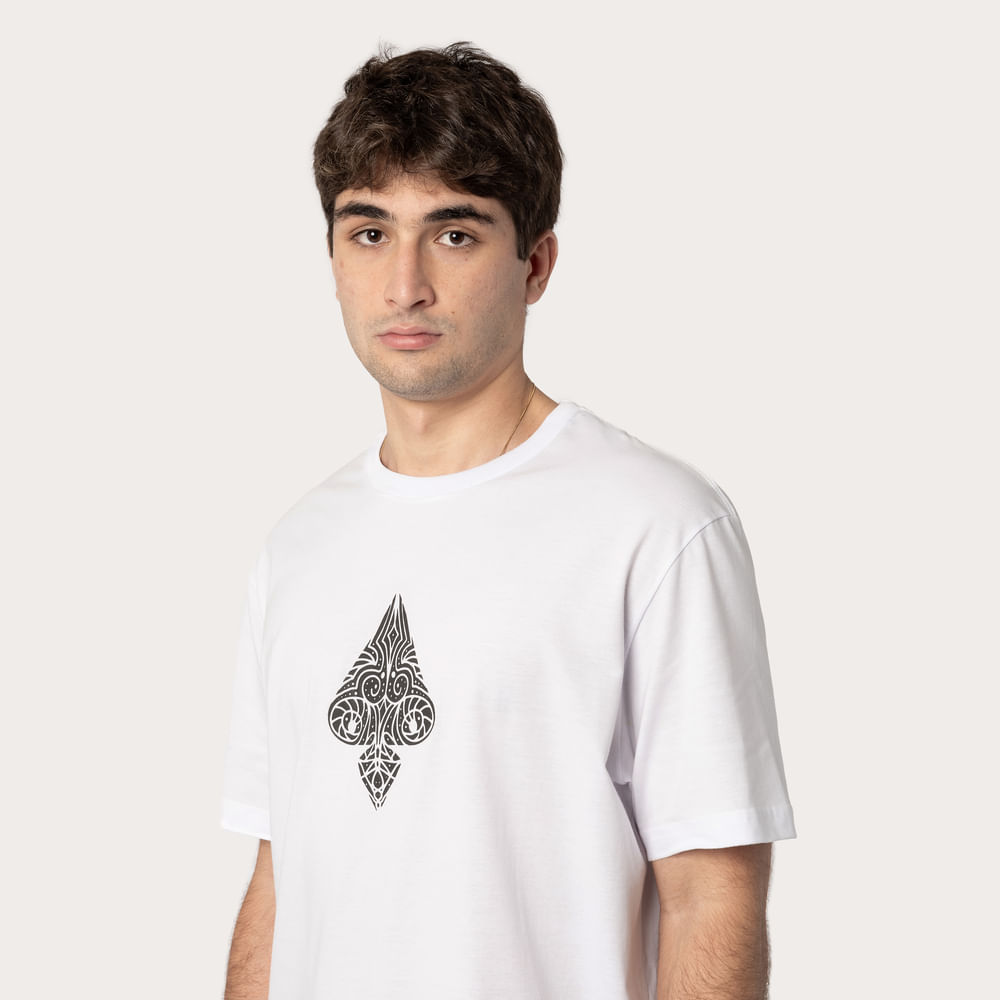 Camiseta Regular MCD Espada Ornamentos