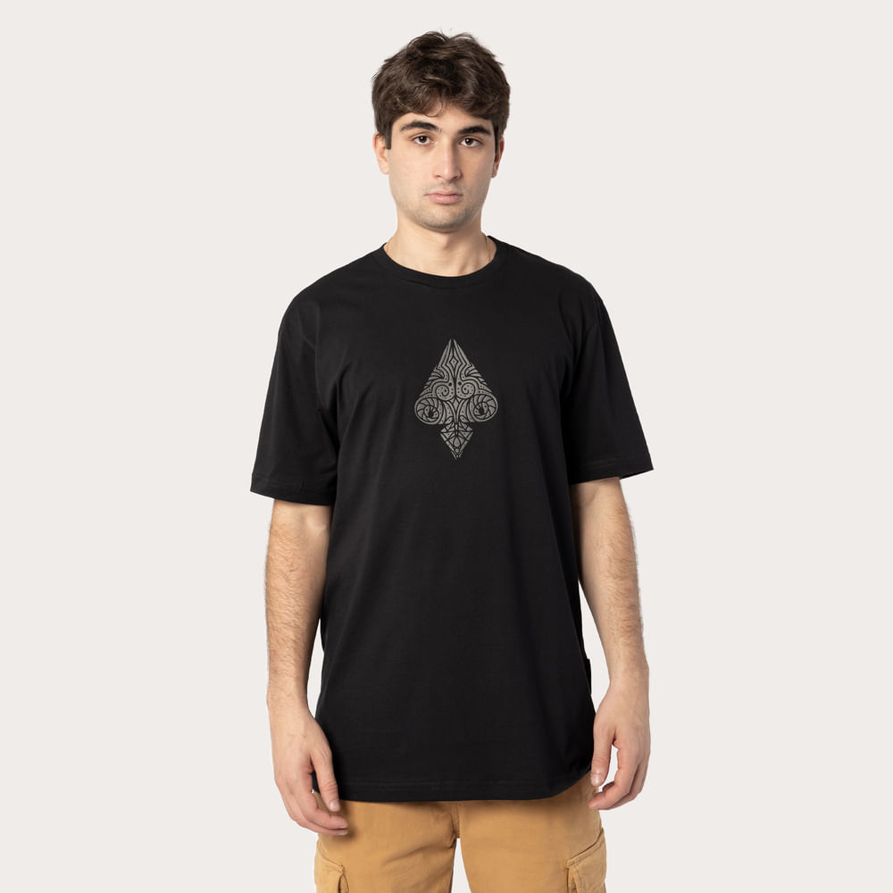Camiseta Regular MCD Espada Ornamentos