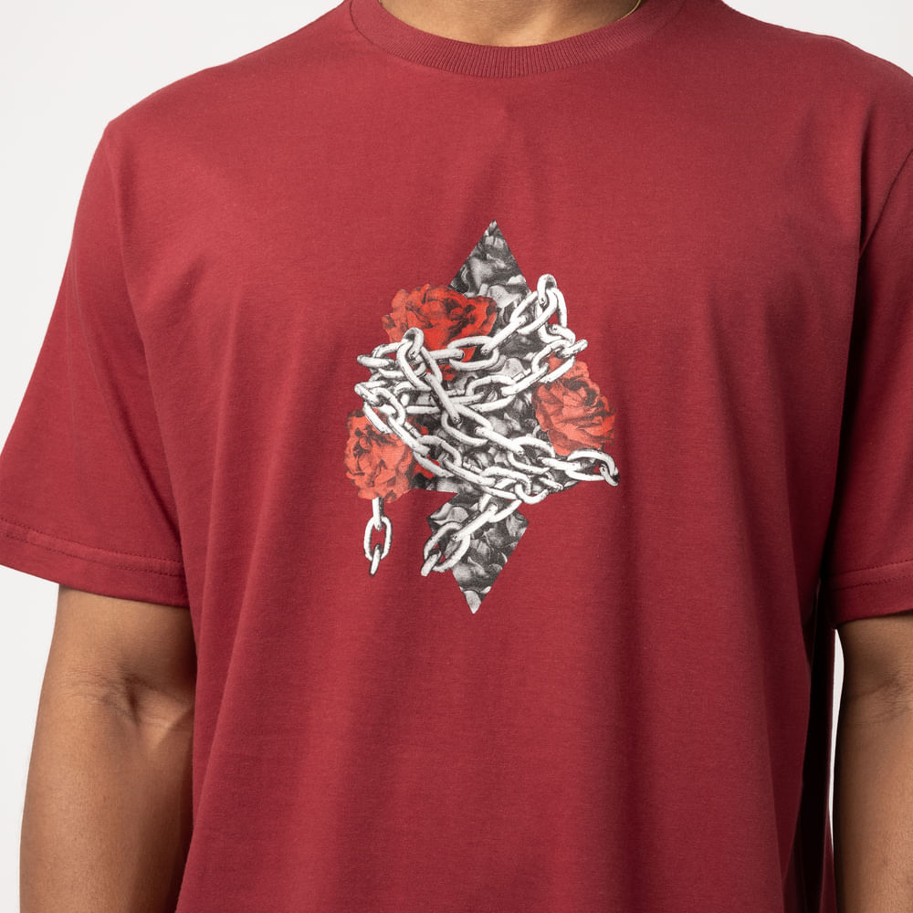 Camiseta Regular MCD Espada Rosas Correntes