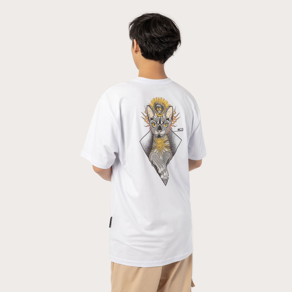 Camiseta Regular MCD Olho Gato Folklore