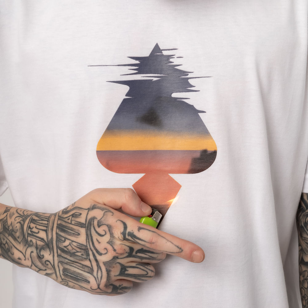 Camiseta Regular Estampa Horizonte