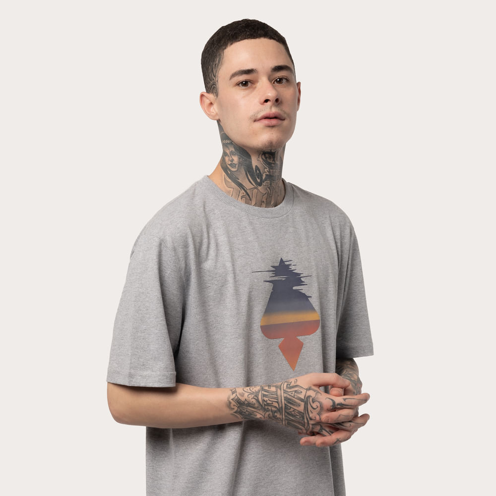 Camiseta Regular Estampa Horizonte