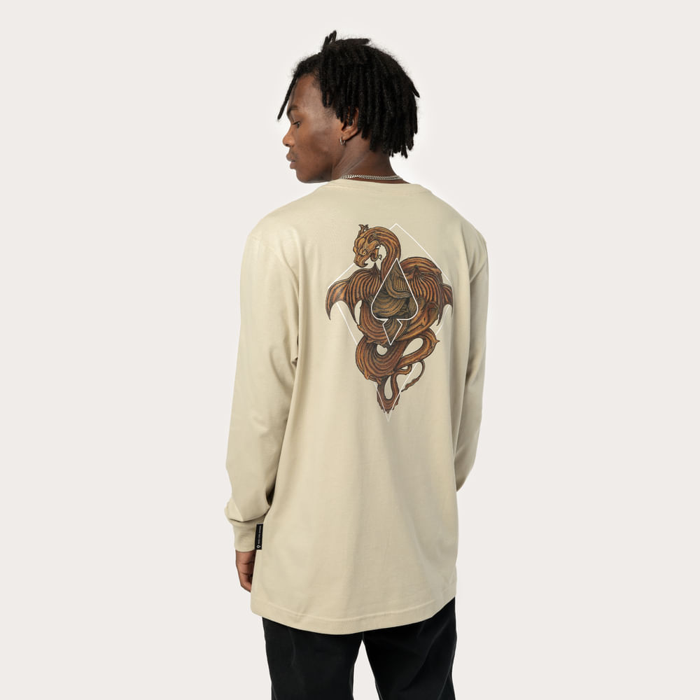 Camiseta Regular Manga Longa MCD Leviathan Pipa