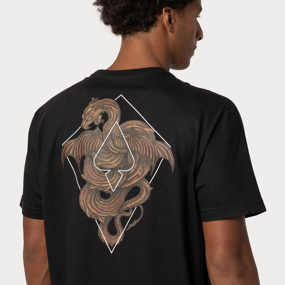Camiseta Regular MCD Leviathan Pipa