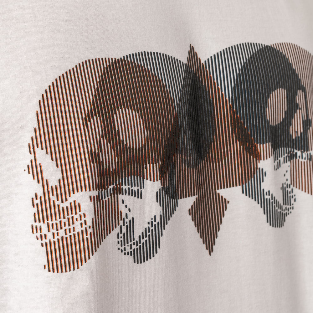 Camiseta Regular MCD Skull Relevo