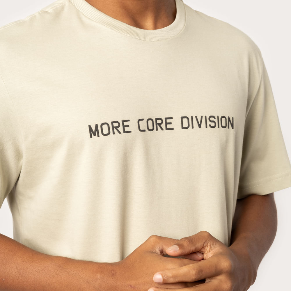 Camiseta Regular More Core Div Centro