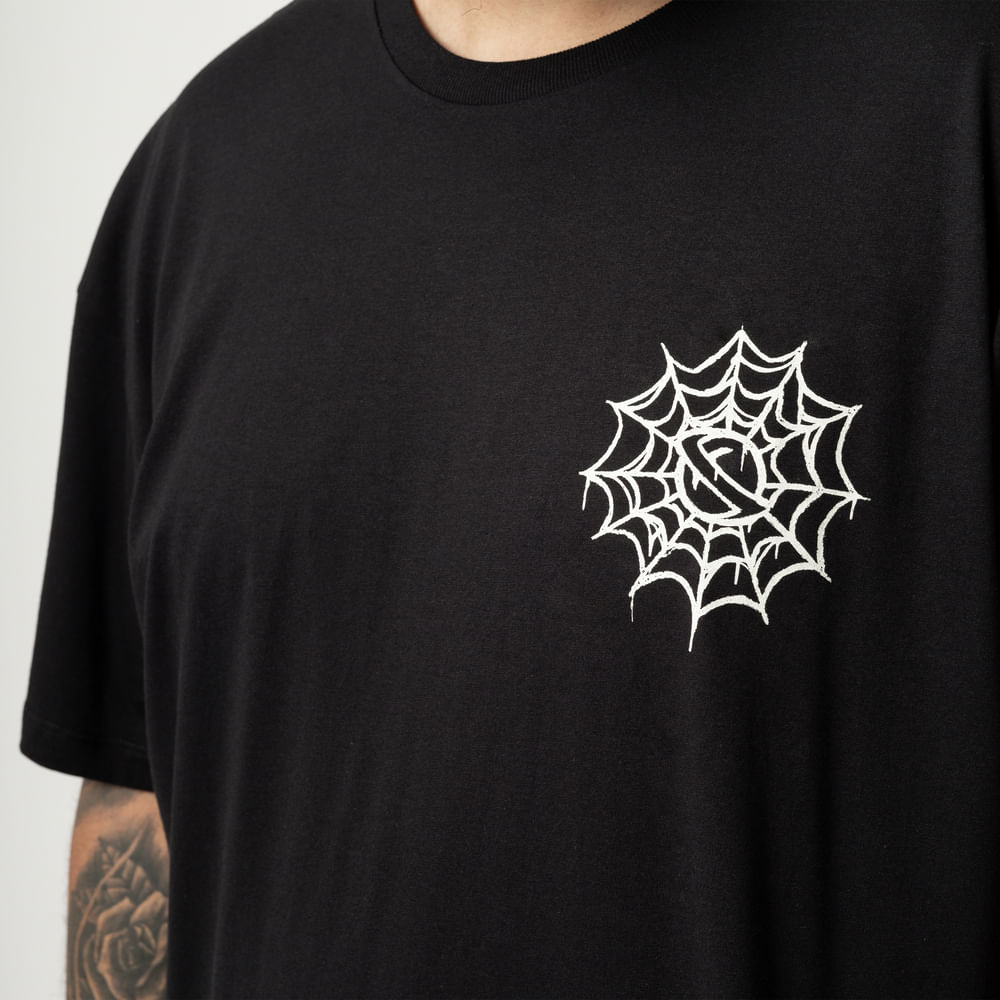 T-Shirt-Spider-Oversized-Preto
