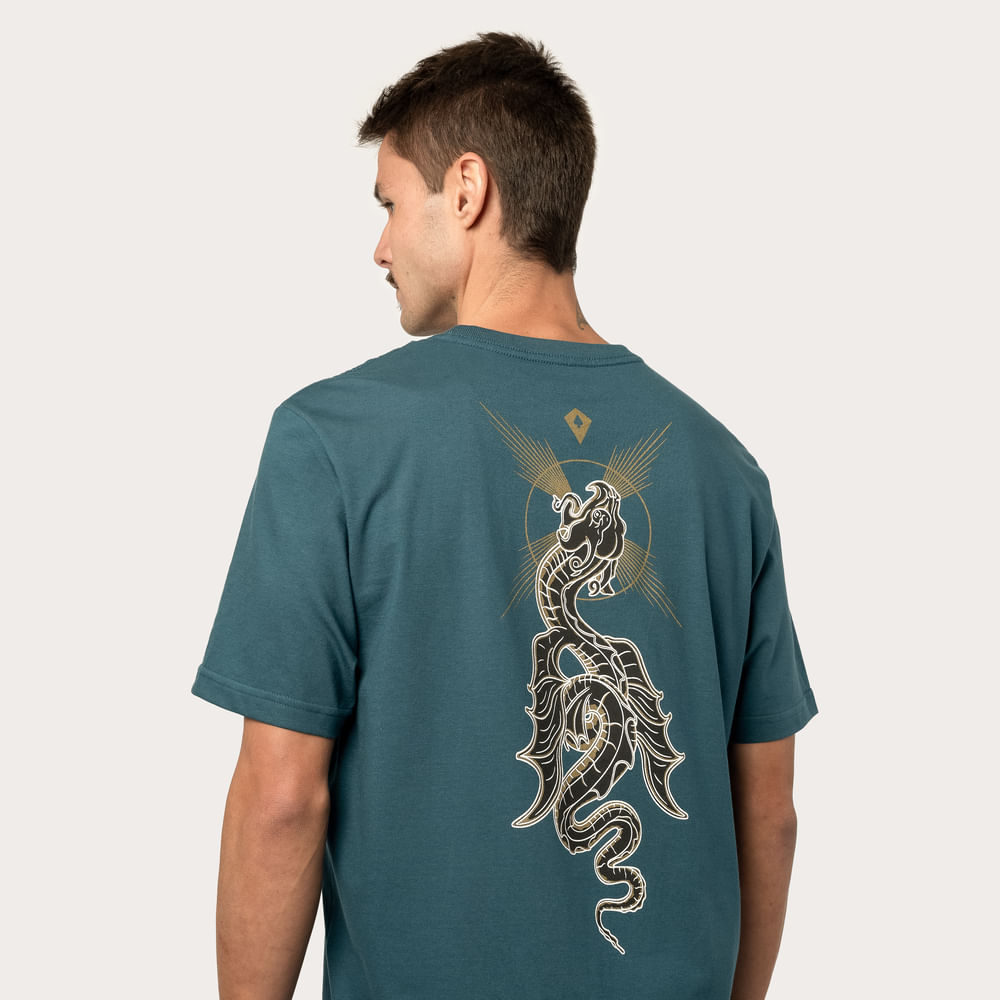 Camiseta Regular MCD Leviathan