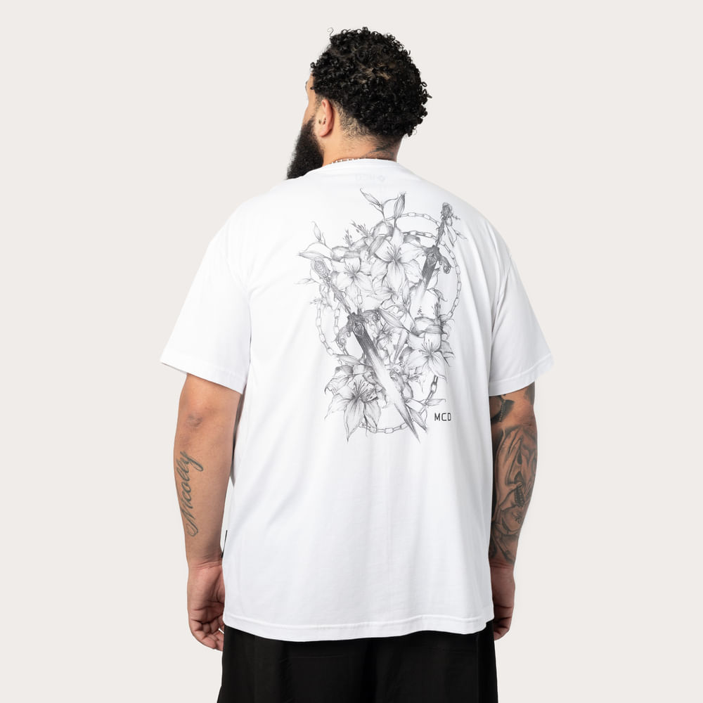 Camiseta Oversize MCD Lírios
