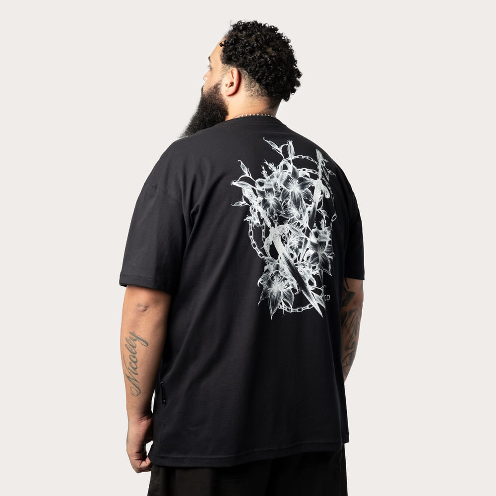Camiseta Oversize MCD Lírios