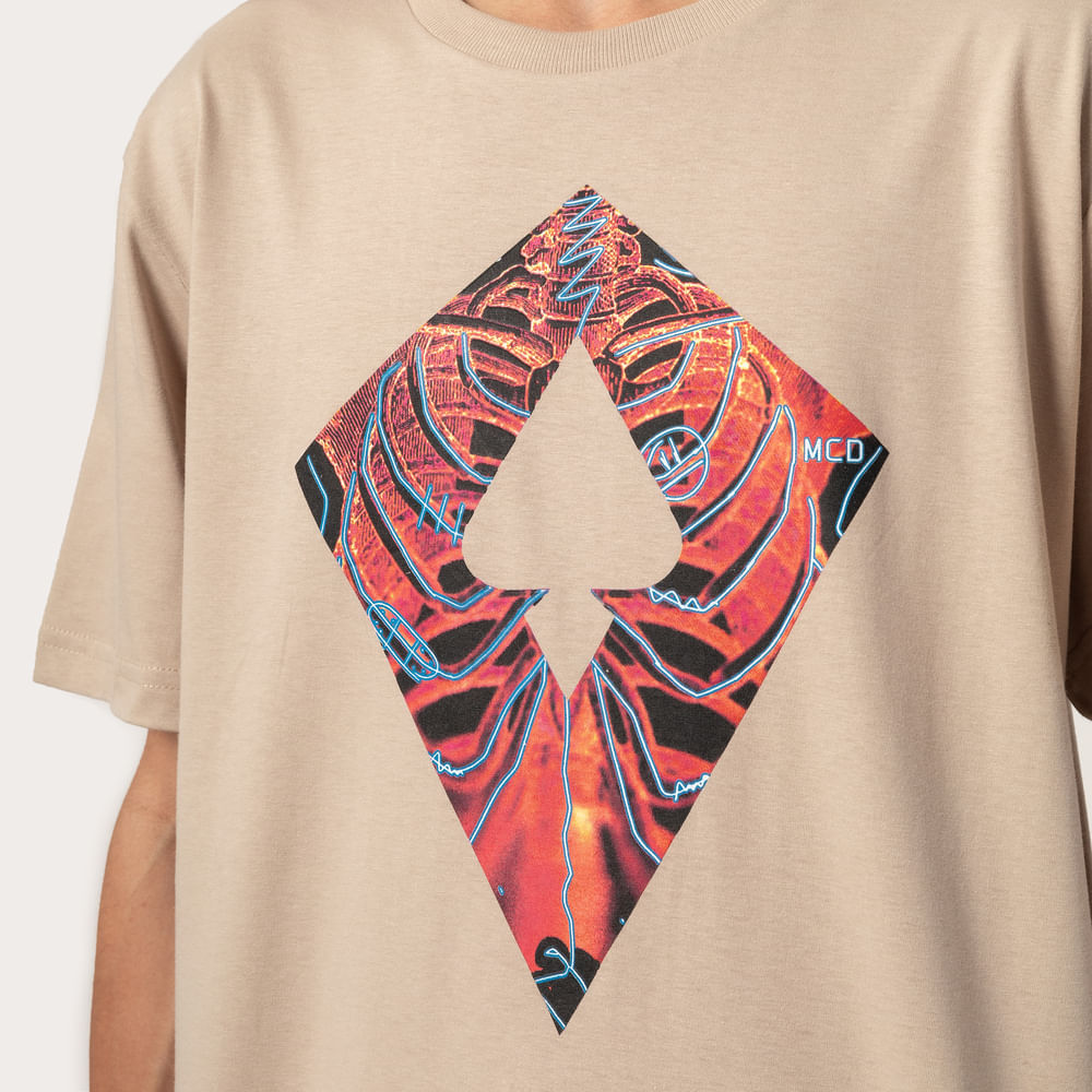 Camiseta Regular MCD Pipa Esqueleto Raio X