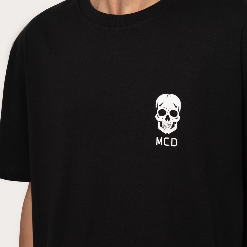 Camiseta Regular MCD Logo Caveira