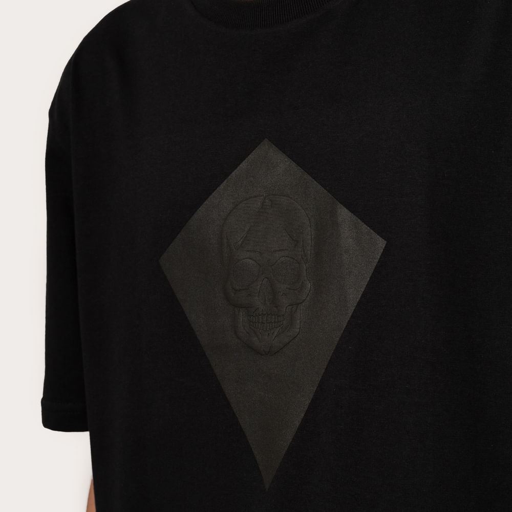 Camiseta Regular MCD Pipa Caveira