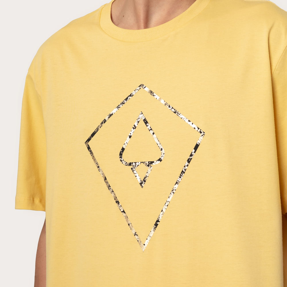 Camiseta Regular MCD Pipa Espada Desgaste