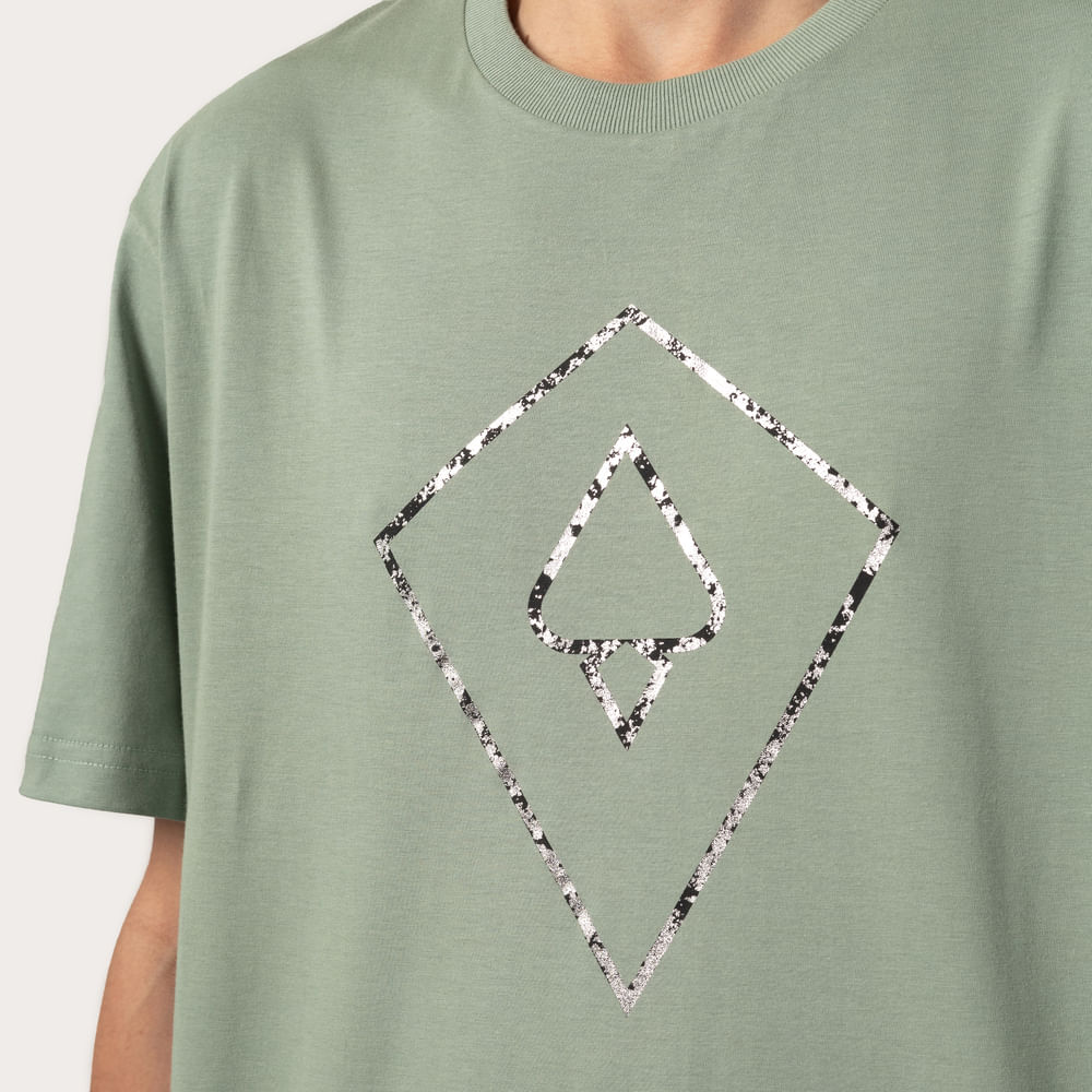 Camiseta Regular MCD Pipa Espada Desgaste