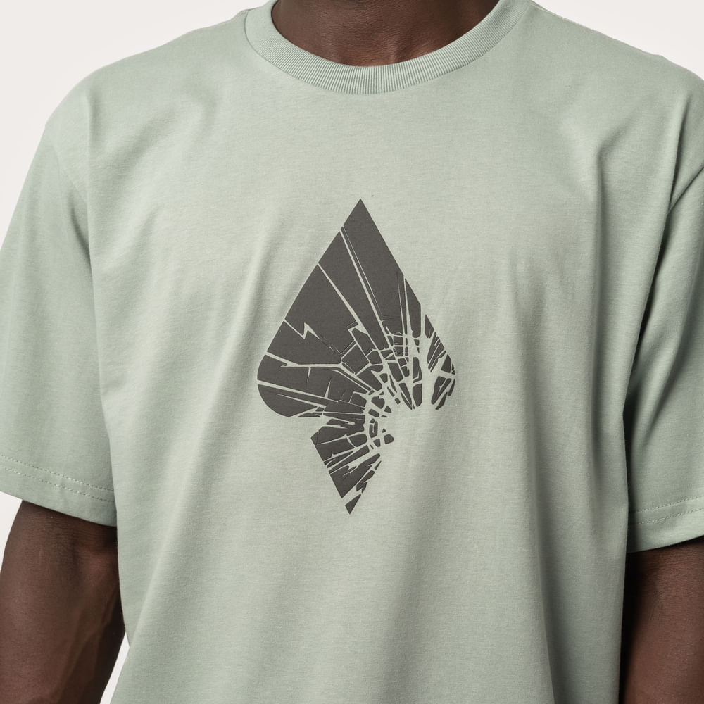 Camiseta Regular MCD Espada Quebrada