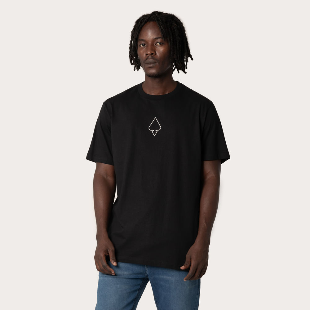 Camiseta Regular MCD Caveira Rosas