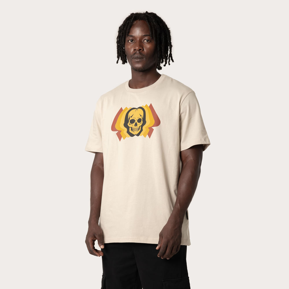 Camiseta Regular MCD Caveira Metamorfose