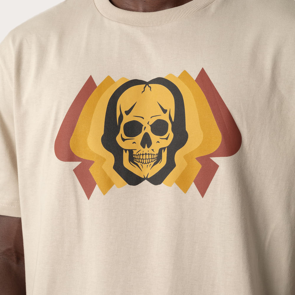 Camiseta Regular MCD Caveira Metamorfose