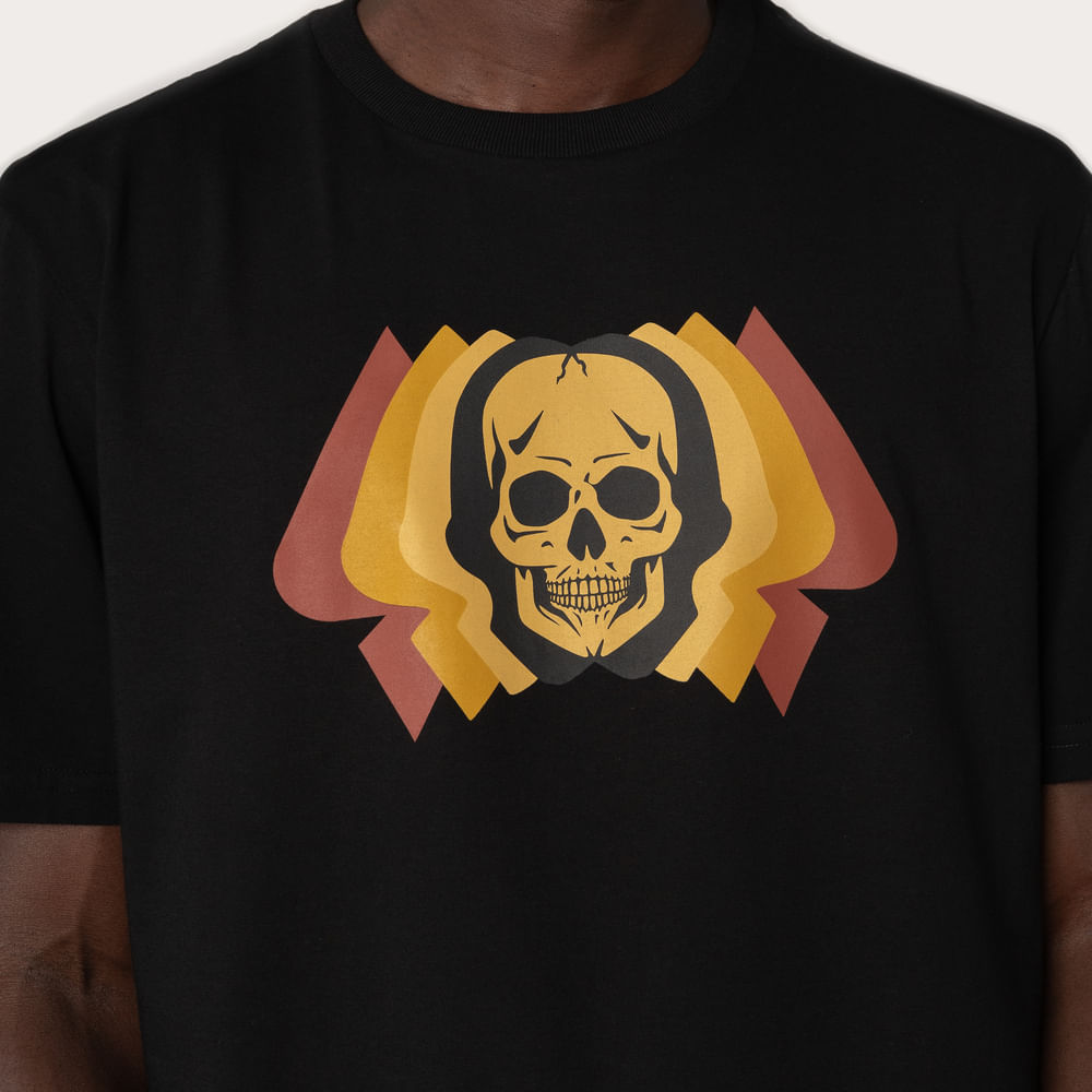 Camiseta Regular MCD Caveira Metamorfose