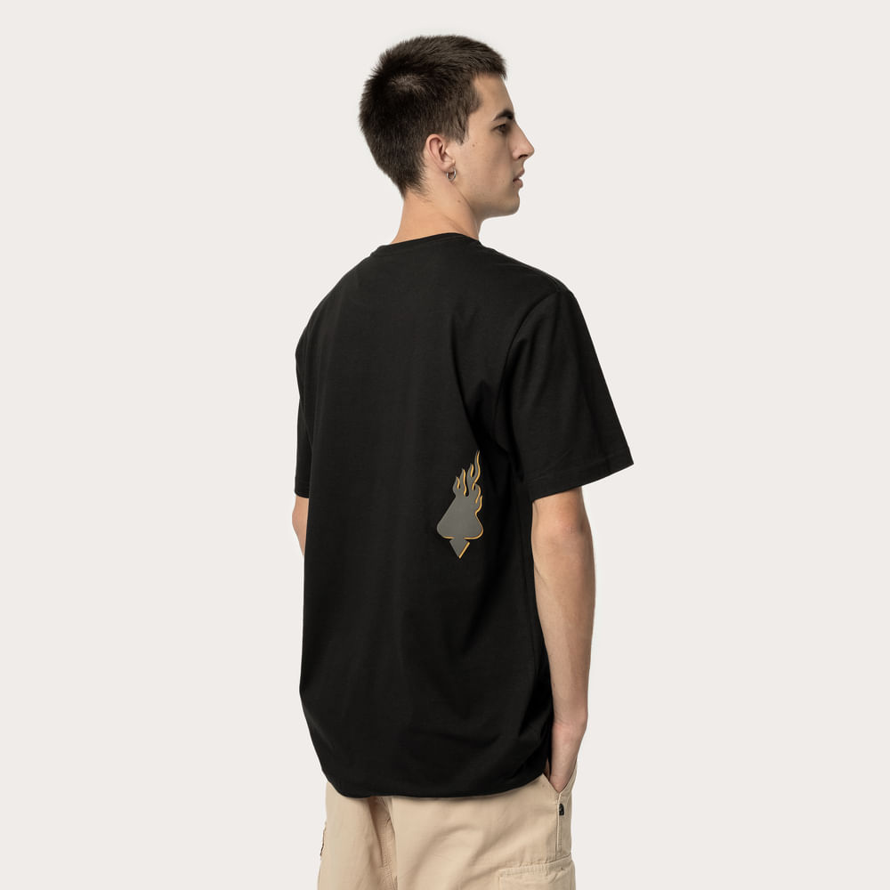 Camiseta Regular MCD Fogo