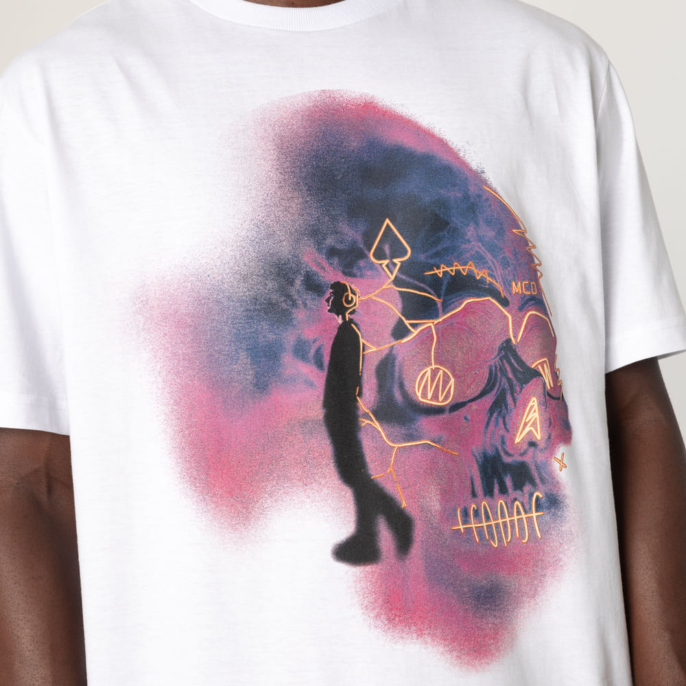 Camiseta Regular MCD Caveira Raio X