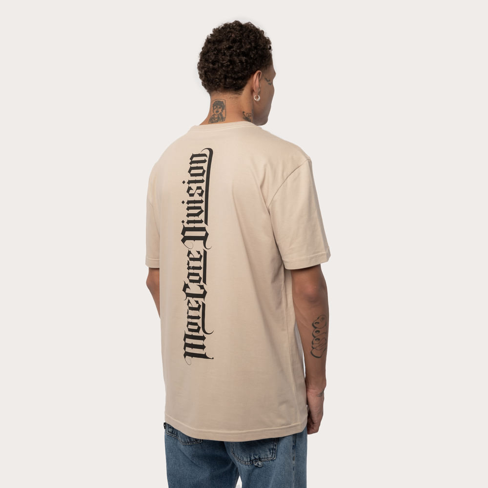 Camiseta Regular MCD Caveira Caligrafitti