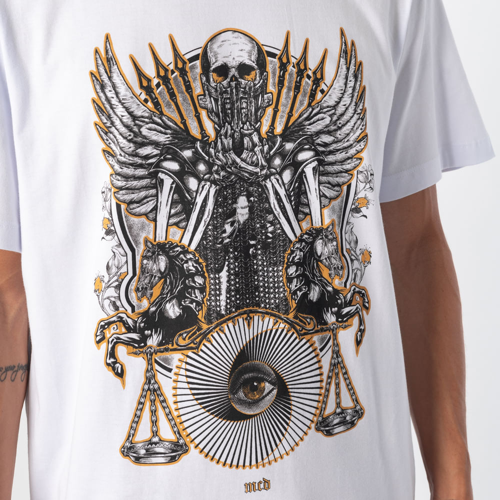 Camiseta Regular MCD Cavaleiro Fome Balança