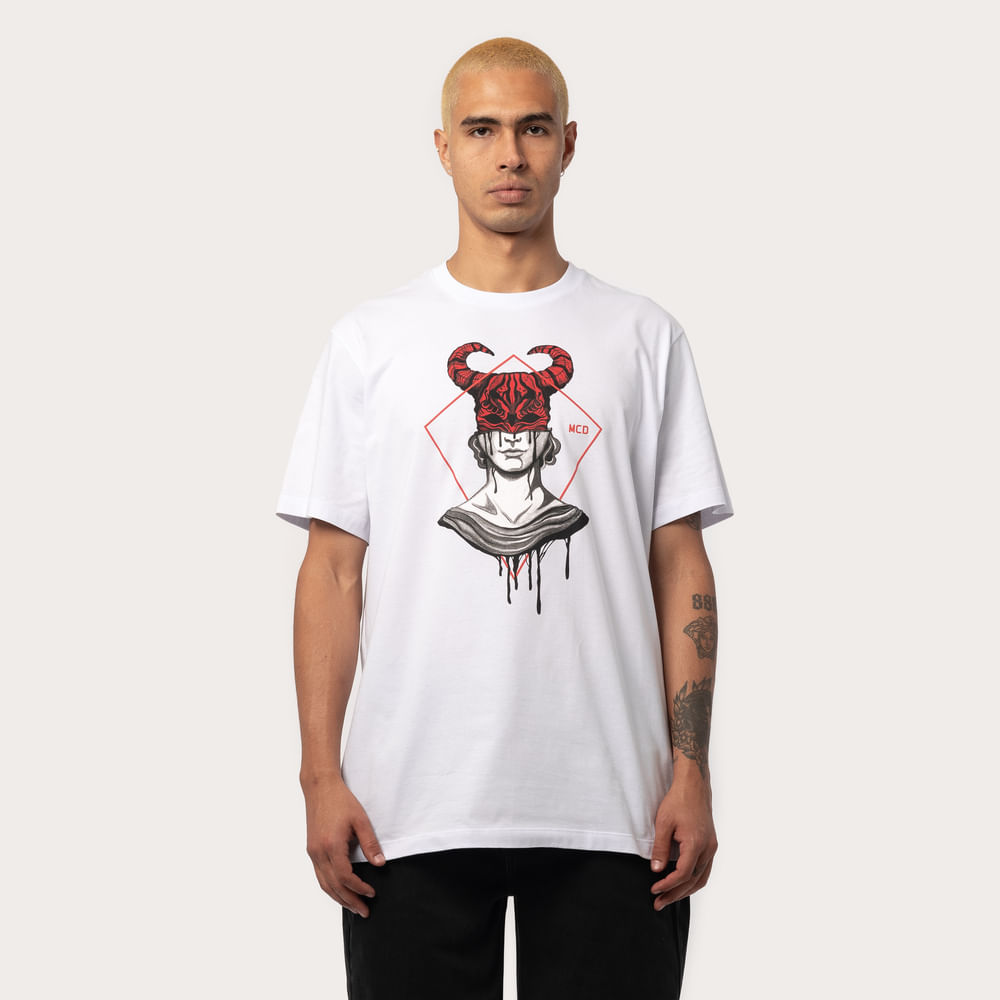Camiseta Regular MCD Anjo E Demônio