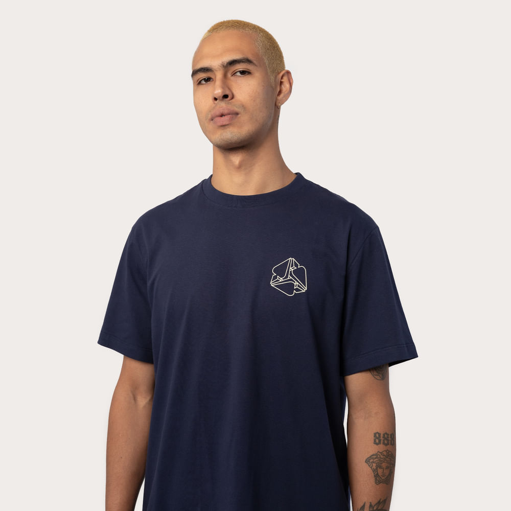 Camiseta Regular MCD Espada 3d Peito