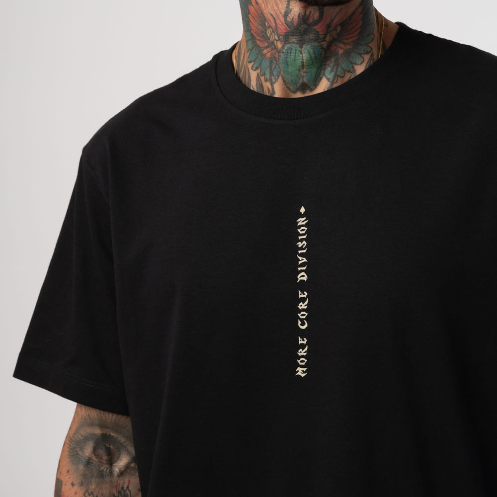 Camiseta Regular MCD Anja Pipa Caveira
