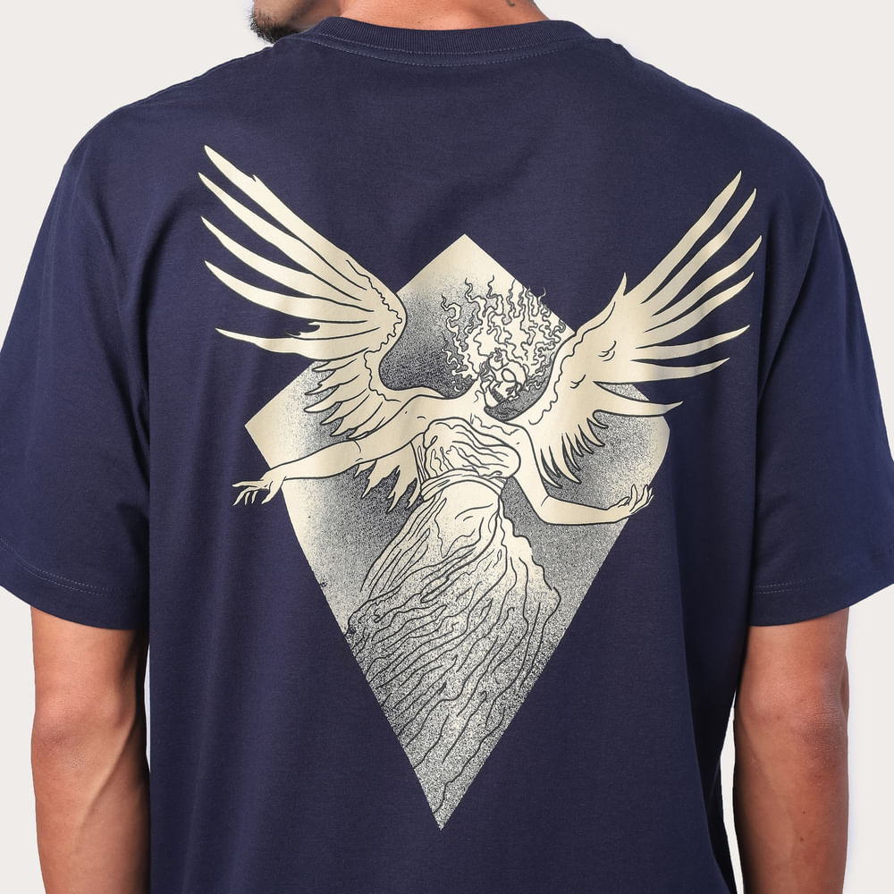 Camiseta Regular MCD Anja Pipa Caveira