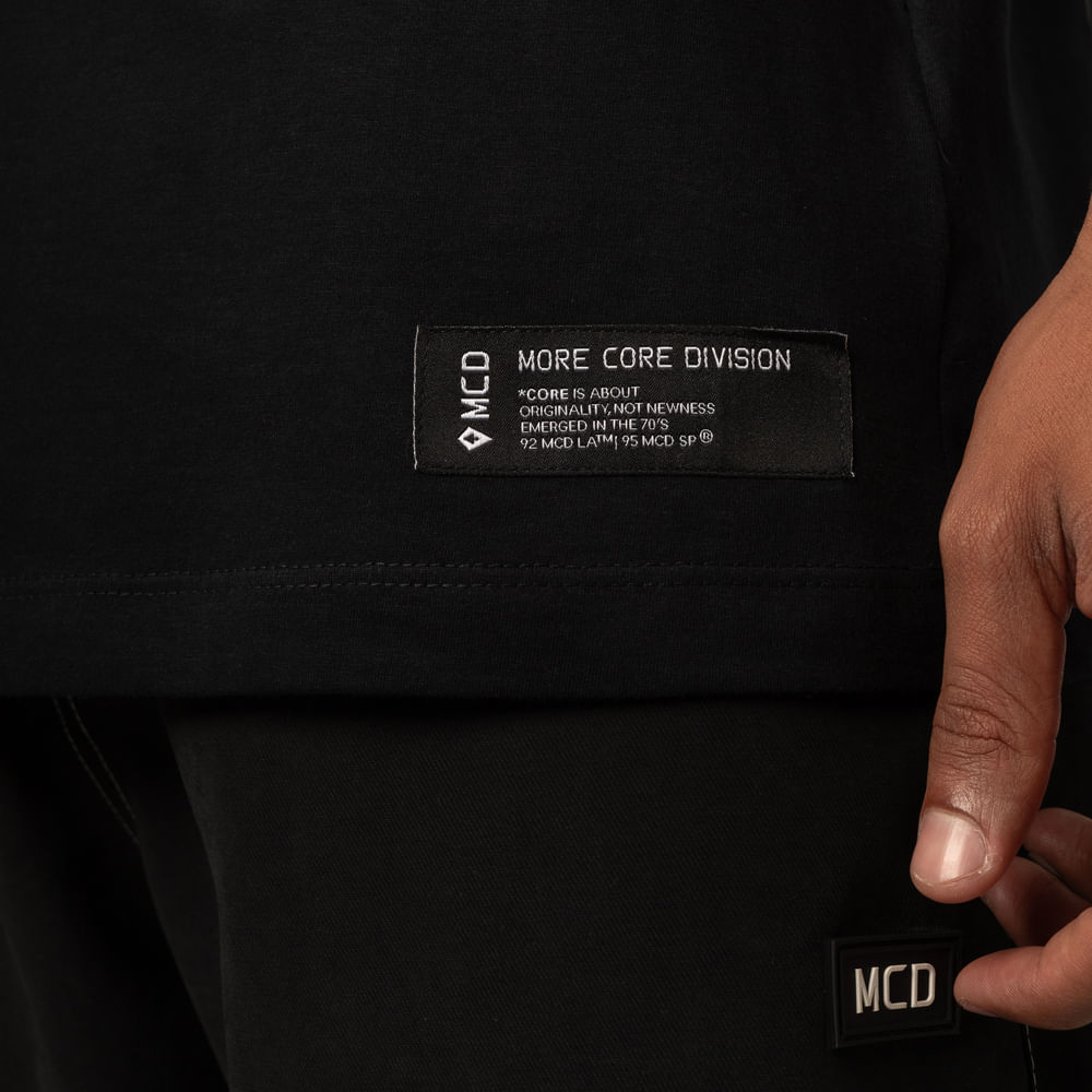 Camiseta Regular MCD Caveira Metamorfose