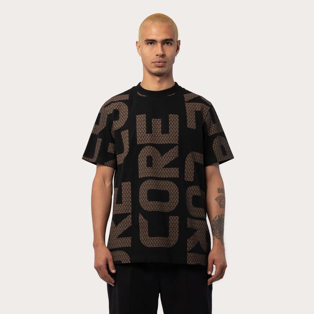 Camiseta Especial MCD Logomania