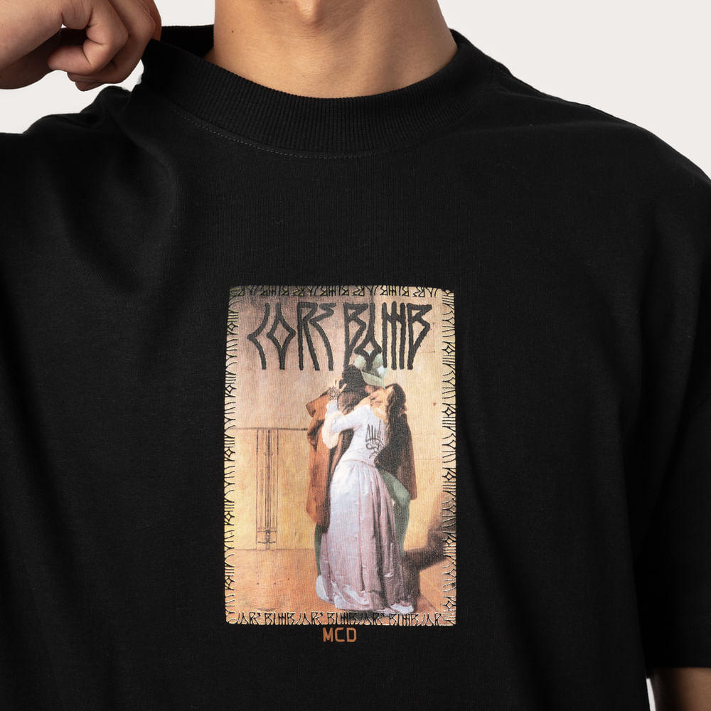 Camiseta BoxFit MCD Last Kiss Travis Bomb