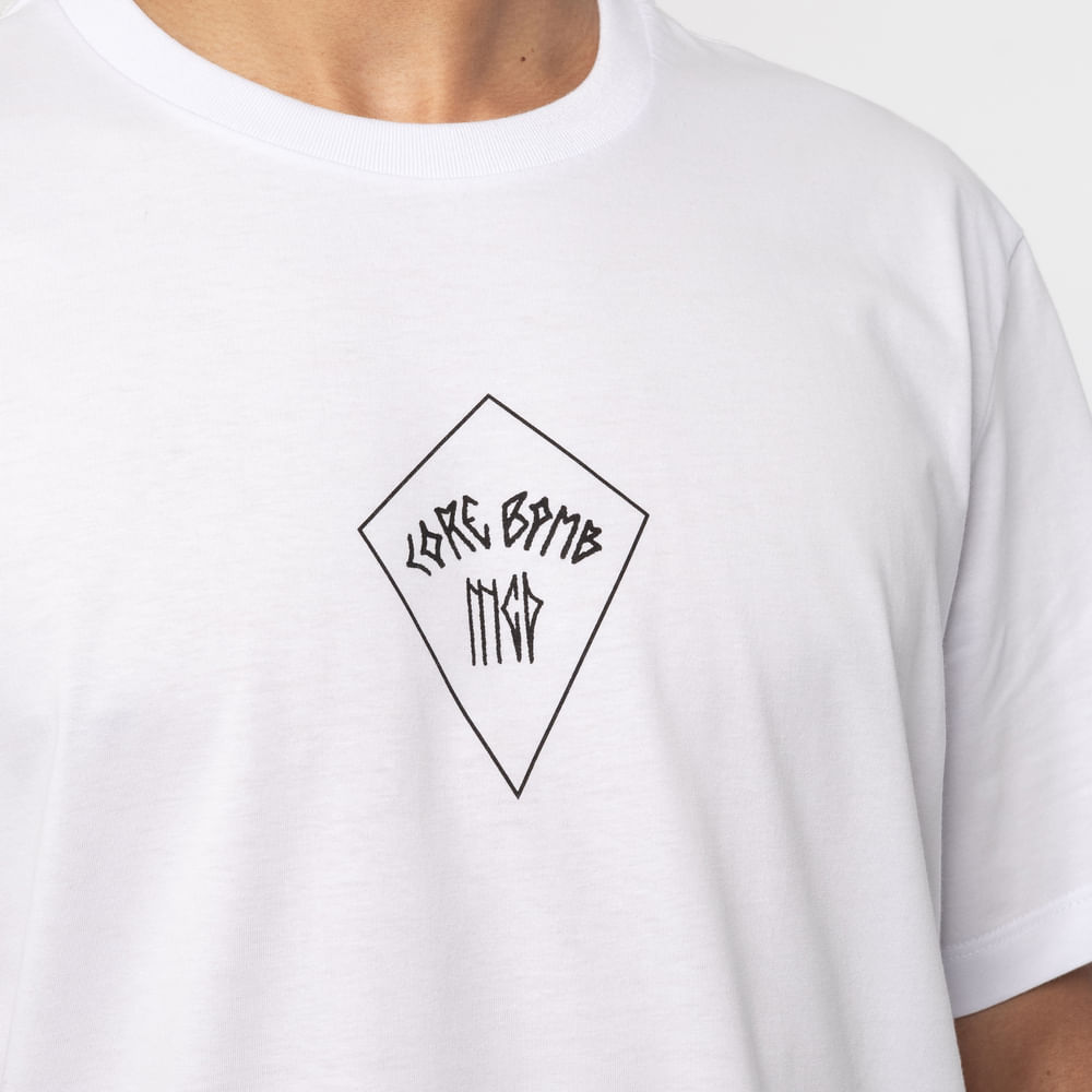 Camiseta Regular MCD Travis Bomb Receba