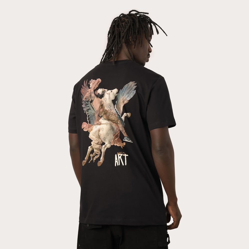 Camiseta Regular MCD Travis Bomb Pegasus