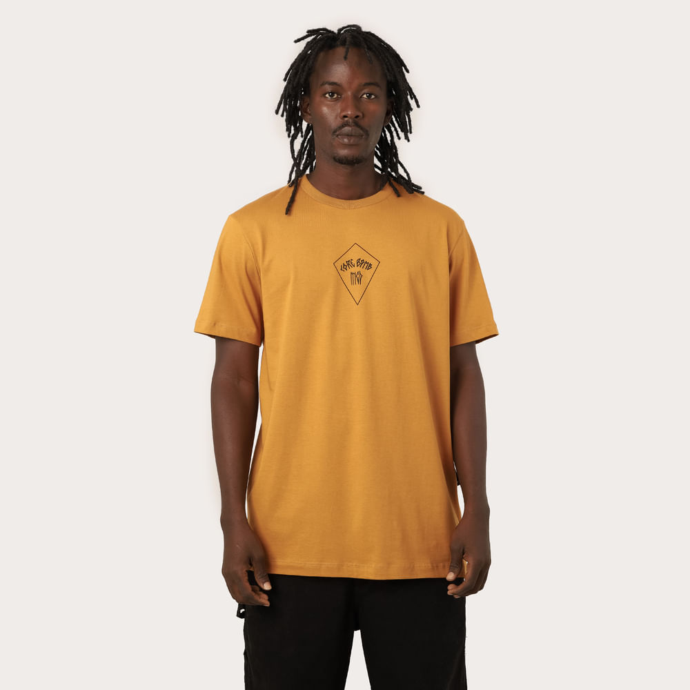 Camiseta Regular MCD Travis Bomb Receba