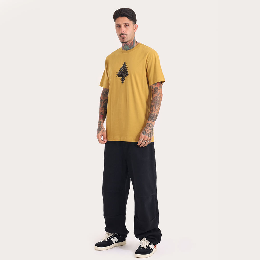Camiseta Regular MCD Espada Alambrado