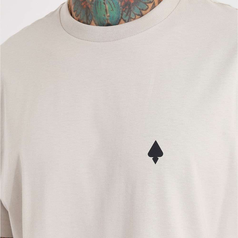 Camiseta Regular MCD Caveira Arame