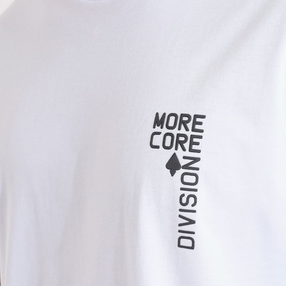 Camiseta More Core Division Lateral