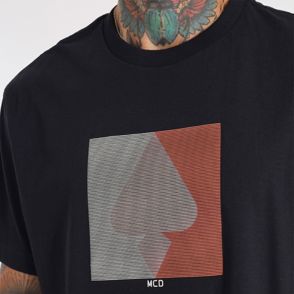 Camiseta Regular MCD Espada Lenticular